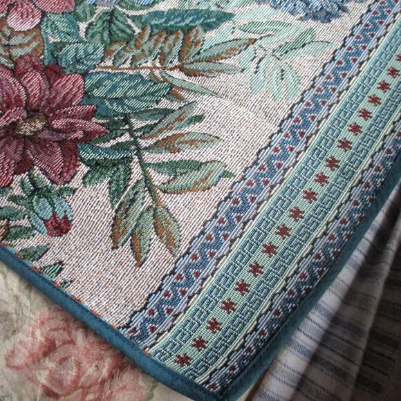52"  x72" Tapestry Tablecloth- Gorgeous! - Picture 4 of 5